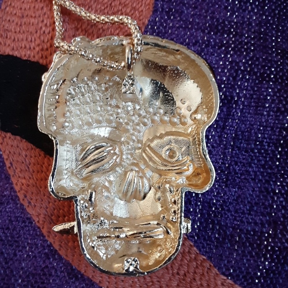 Bullet Skull Crystal Rhinestone Necklace Halloween New - Picture 6 of 6